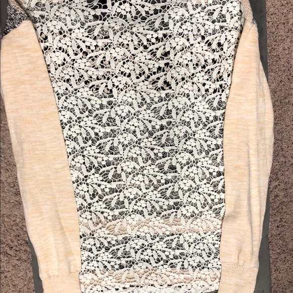 BKE Sweater with Peekaboo Back XS - Picture 2 of 2